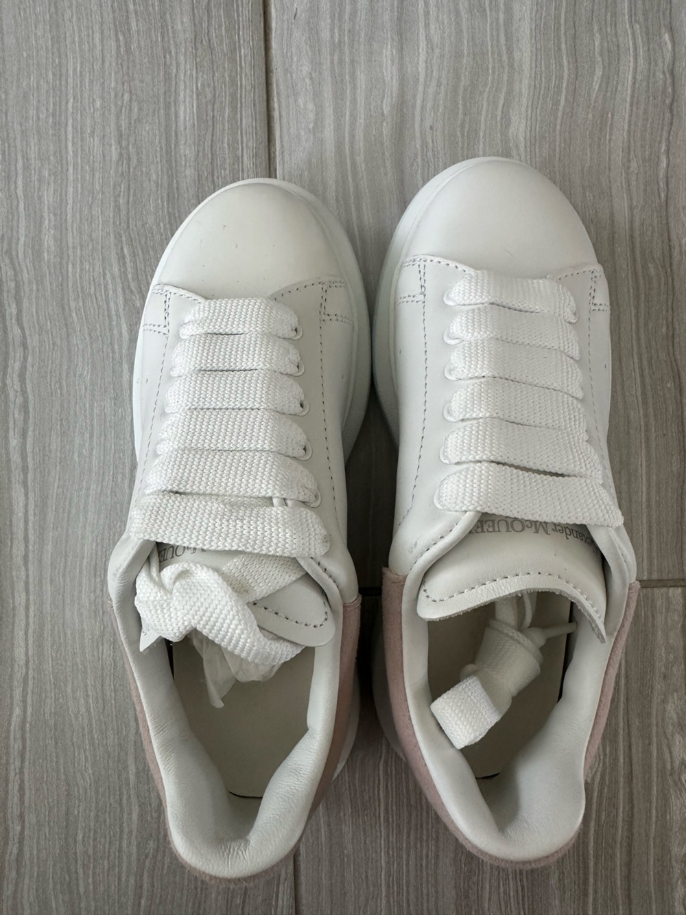 Alexander McQueen Kids White Leather Sneakers with Blush Suede Heel